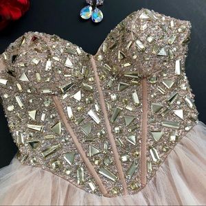Dave & Johnny Nude strapless cocktail dress size 0
